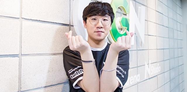 他帮助球队 他帮助球队