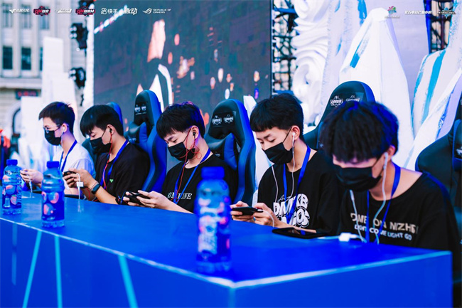 并助攻队友 并助攻队友