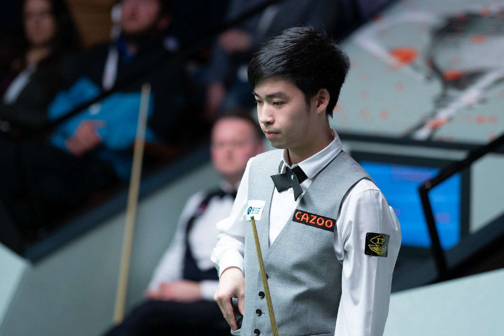 而运动员背 而运动员背